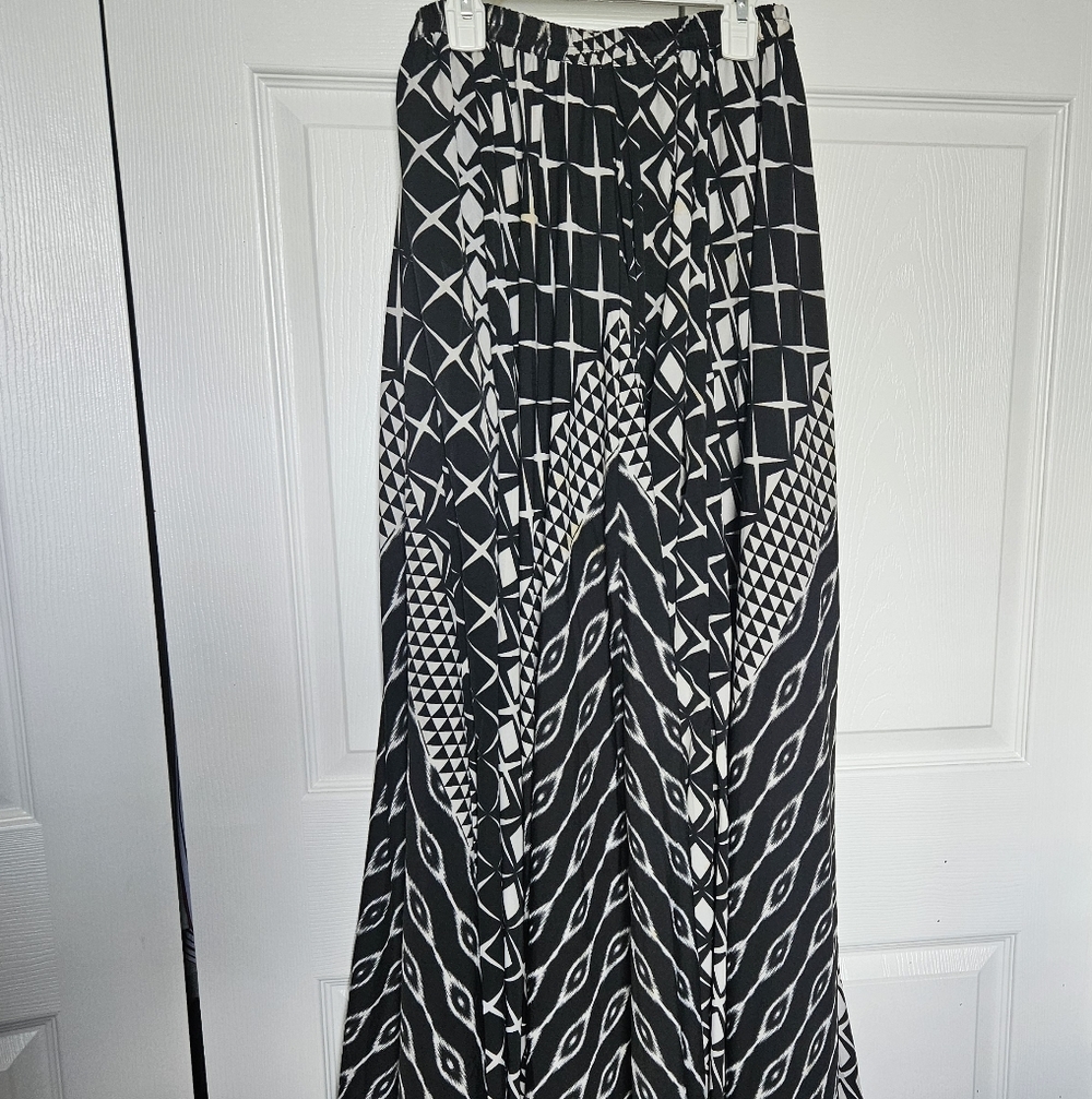 Black & White Patterned A-Line Maxi Skirt